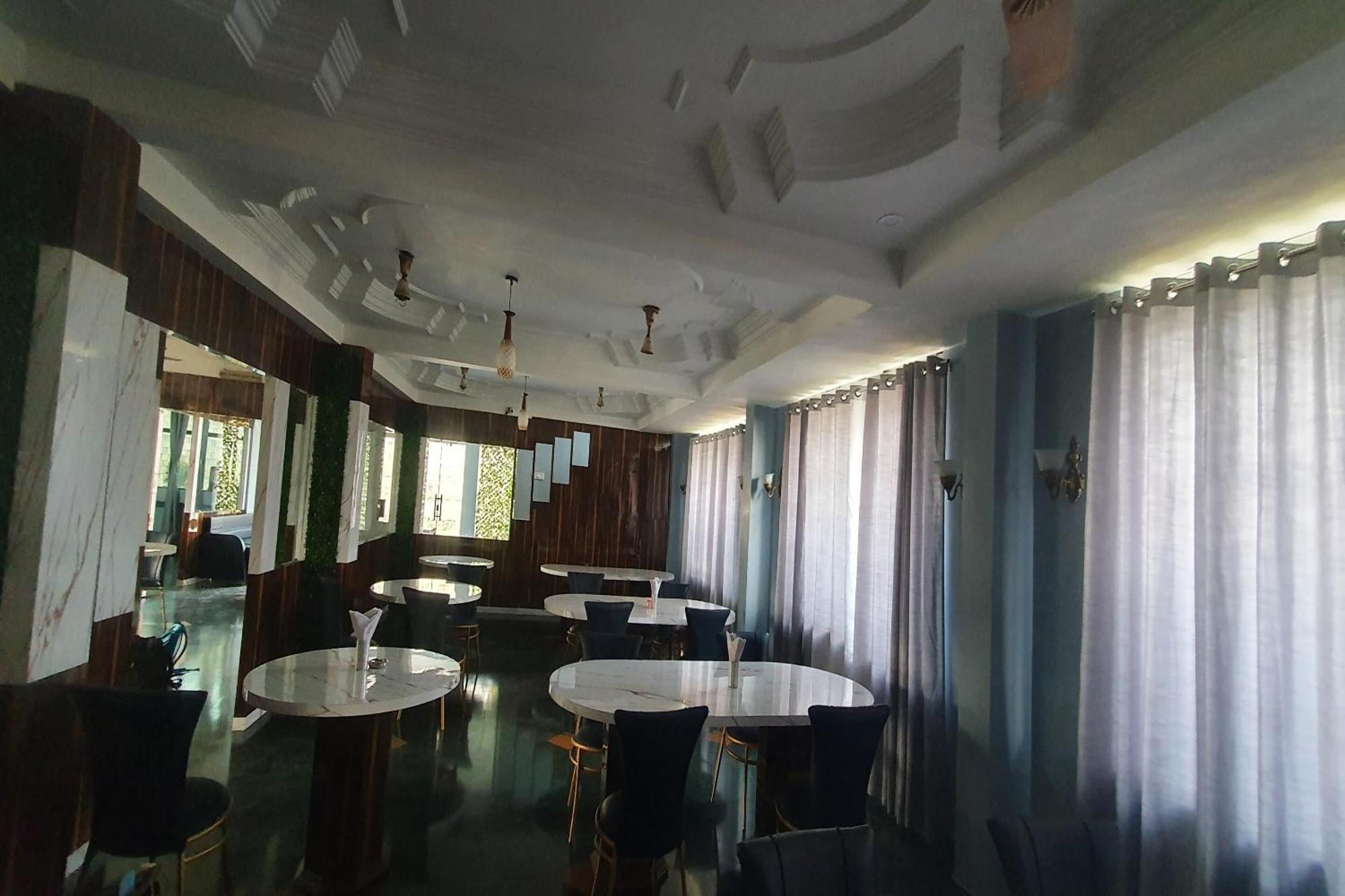Oyo Hotel Rajshree Akolia 外观 照片
